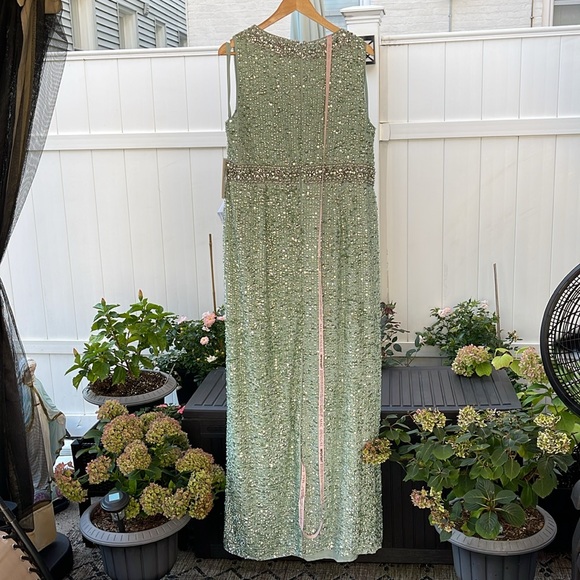 Mac Duggal - Mint Green Sequined Sleeveless Embellished Neckline Gown Size 14 - Picture 9 of 17